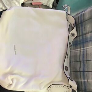 Elegant Cream Shoulder Bag